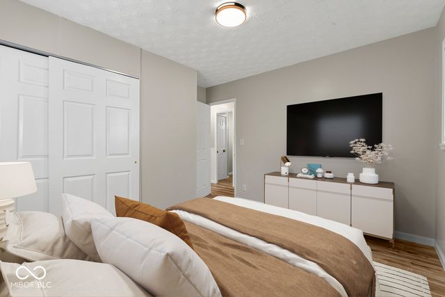 2843 Falcon Drive, Indianapolis, IN 46222