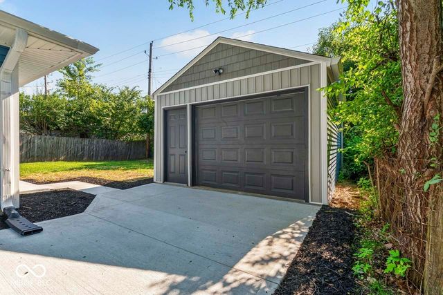 2843 Falcon Drive, Indianapolis, IN 46222