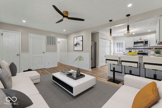 2843 Falcon Drive, Indianapolis, IN 46222