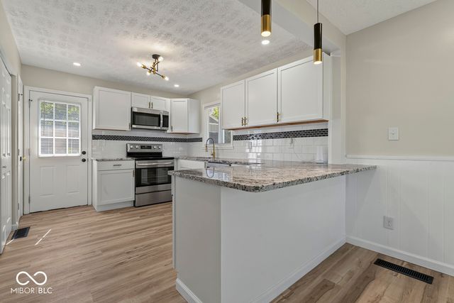 2843 Falcon Drive, Indianapolis, IN 46222