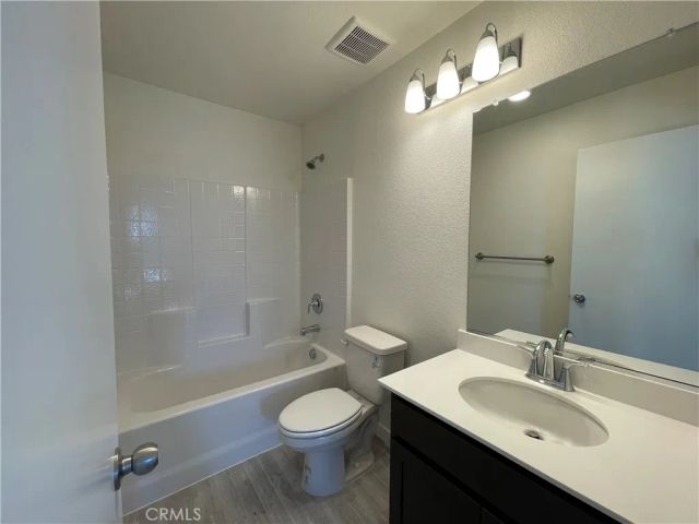 786 Stone Ridge East Avenue, Merced, CA 95341