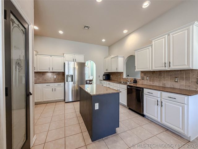 5312 Richmond Drive, Bartlesville, OK 74006