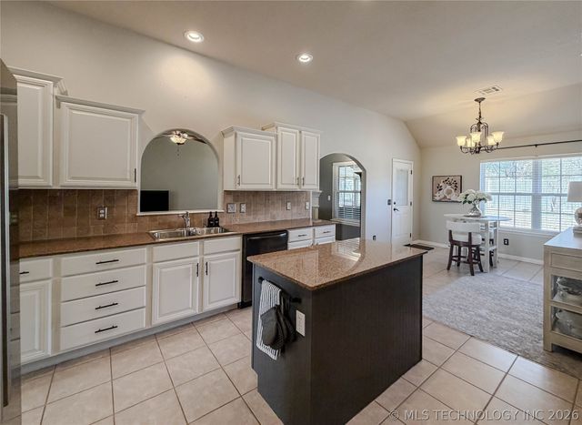 5312 Richmond Drive, Bartlesville, OK 74006