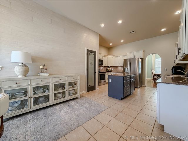 5312 Richmond Drive, Bartlesville, OK 74006