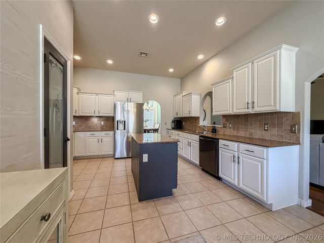 5312 Richmond Drive, Bartlesville, OK 74006