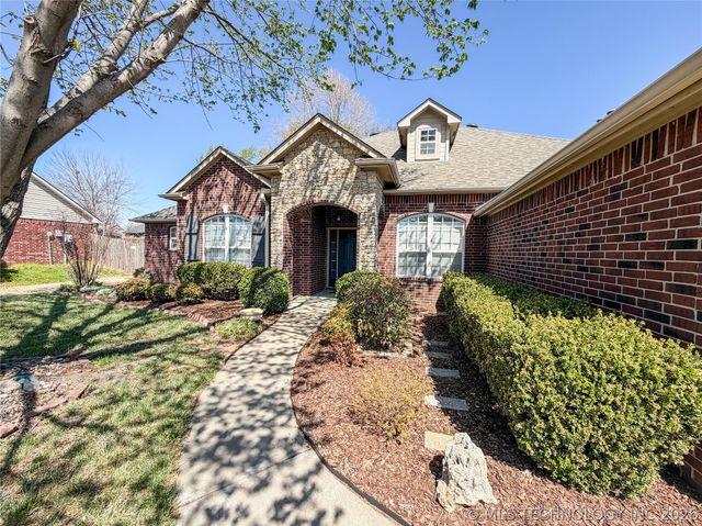 5312 Richmond Drive, Bartlesville, OK 74006
