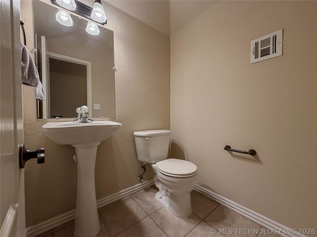 5312 Richmond Drive, Bartlesville, OK 74006