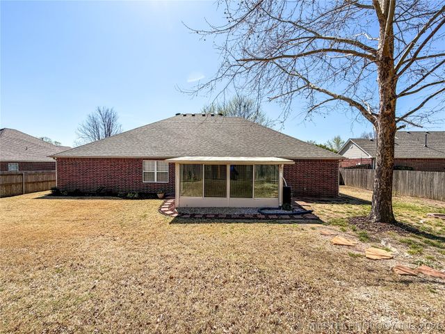 5312 Richmond Drive, Bartlesville, OK 74006