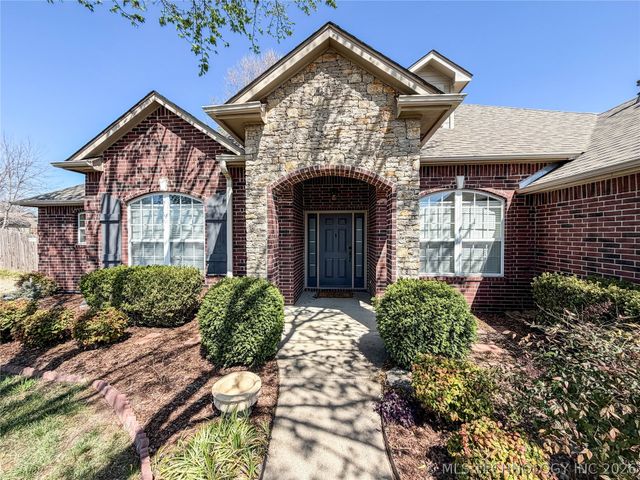 5312 Richmond Drive, Bartlesville, OK 74006