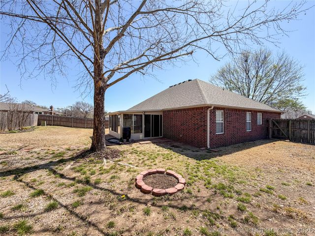 5312 Richmond Drive, Bartlesville, OK 74006