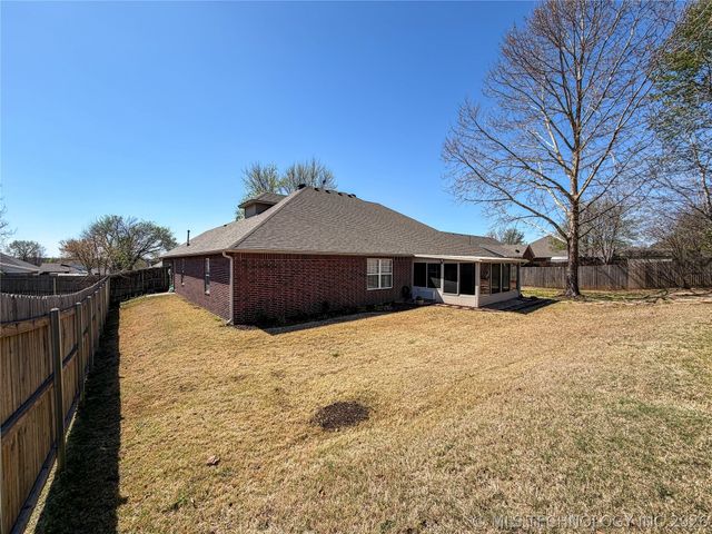 5312 Richmond Drive, Bartlesville, OK 74006