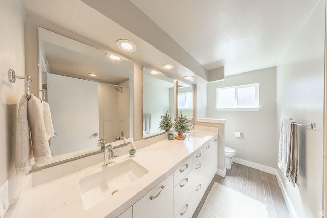 2100 E KAYLAND WAY, Holladay, UT 84117