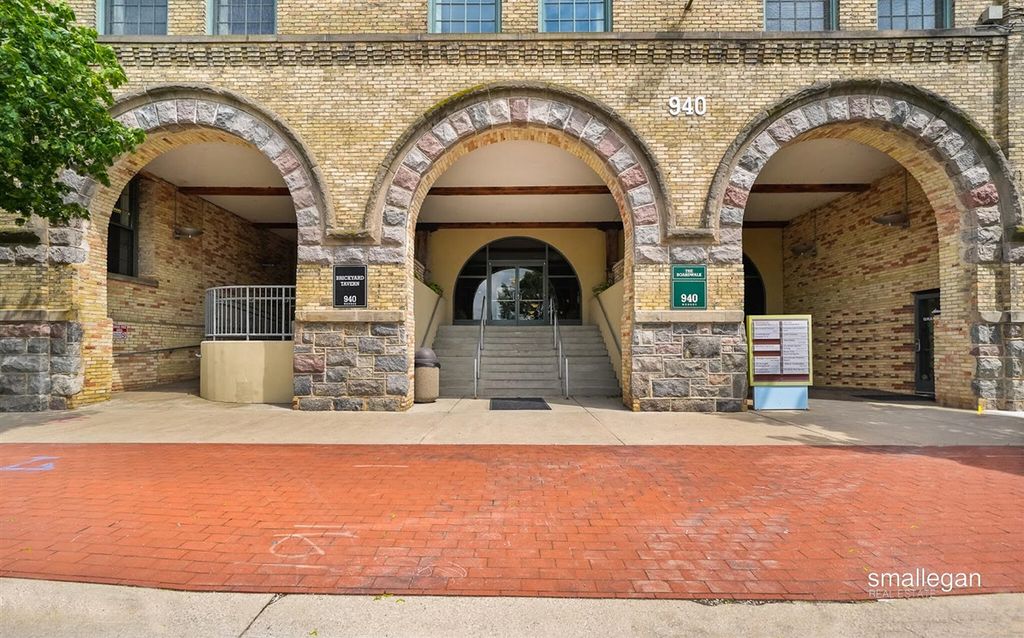 940 Monroe Avenue 444, Grand Rapids, MI 49503