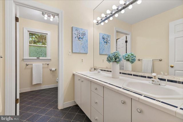165 ARRETON RD, Princeton, NJ 08540