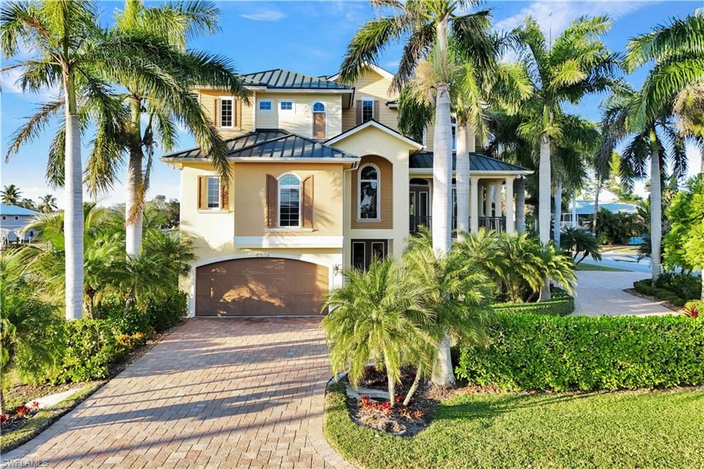 4806 Regal DR, BONITA SPRINGS, FL 34134 — exterior