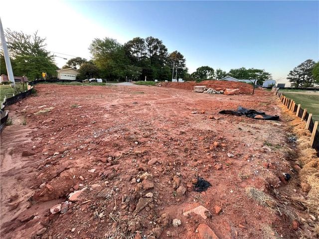 2312 Rockbridge Road, Stone Mountain, GA 30087