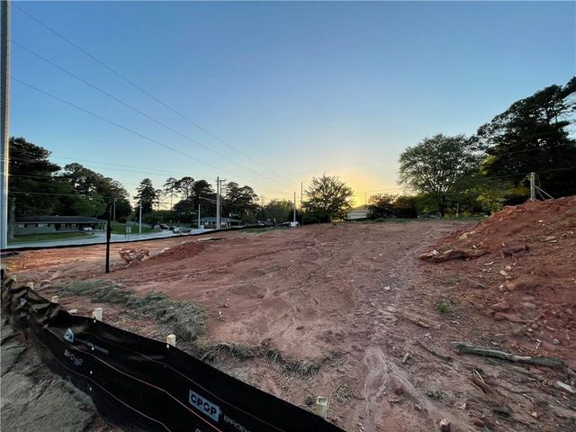 2312 Rockbridge Road, Stone Mountain, GA 30087