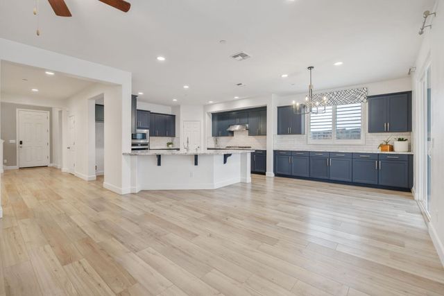 801 Howard Street, Kingsburg, CA 93631