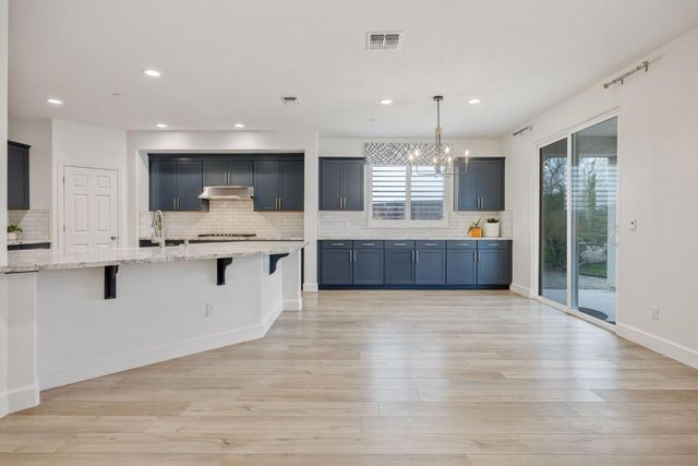 801 Howard Street, Kingsburg, CA 93631