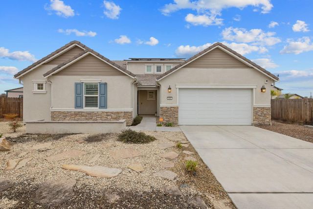 801 Howard Street, Kingsburg, CA 93631