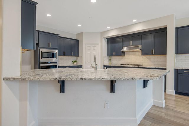 801 Howard Street, Kingsburg, CA 93631