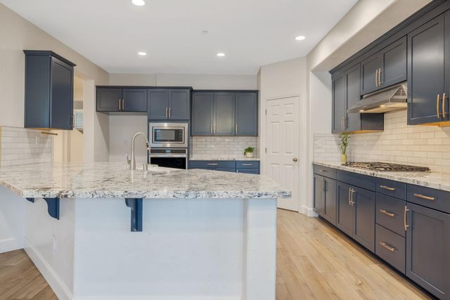 801 Howard Street, Kingsburg, CA 93631