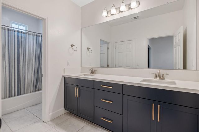 801 Howard Street, Kingsburg, CA 93631