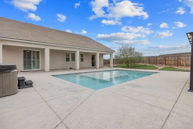 801 Howard Street, Kingsburg, CA 93631