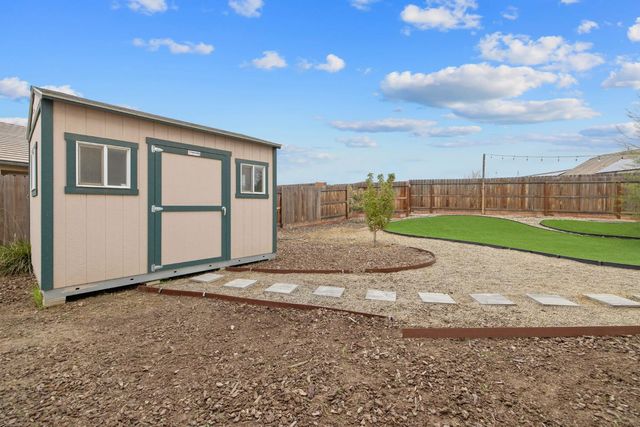 801 Howard Street, Kingsburg, CA 93631