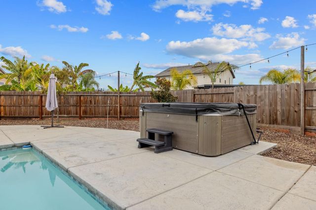 801 Howard Street, Kingsburg, CA 93631