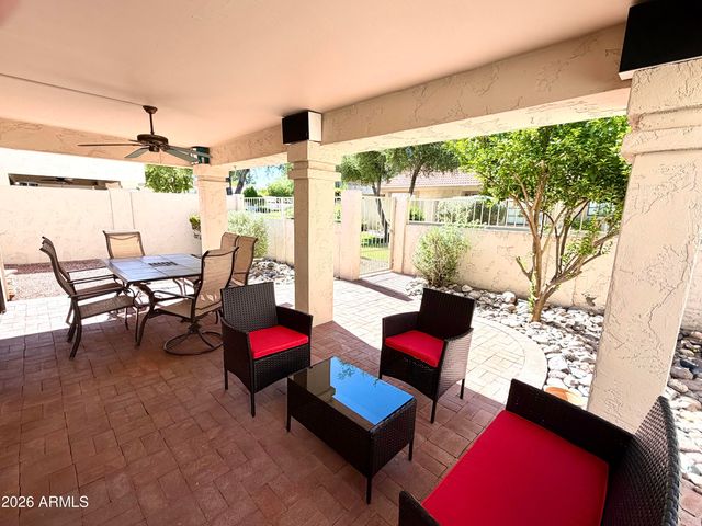 9404 W MORROW Drive, Peoria, AZ 85382