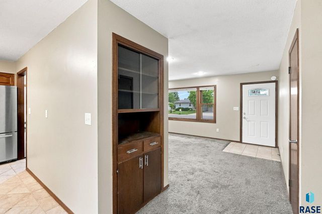 6812 W 6th St Street, Sioux Falls, SD 57107