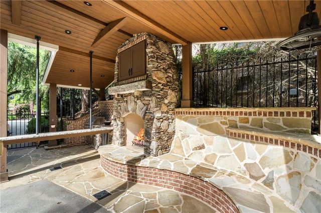 510 Grove Park Place, Roswell, GA 30075