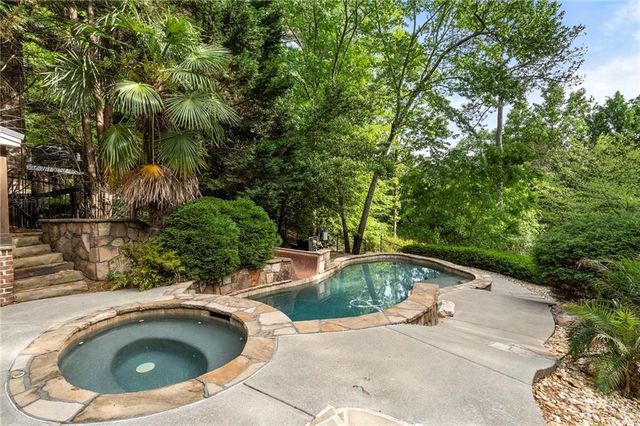510 Grove Park Place, Roswell, GA 30075