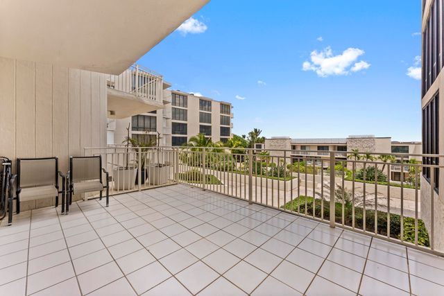 2155 S OCEAN Boulevard 11, Delray Beach, FL 33483