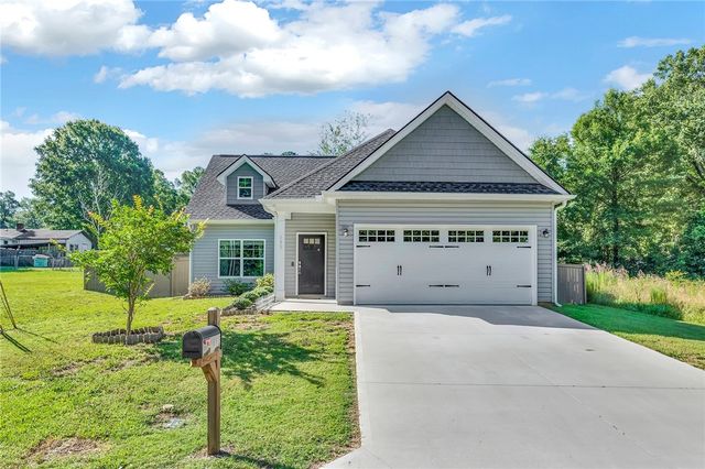 135 Stevenson Drive, Belton, SC 29627