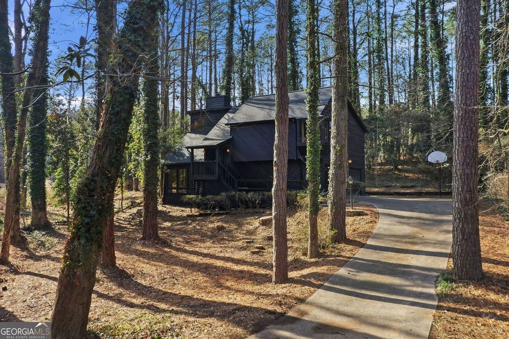 4621 Kings Crossing Drive NE, Kennesaw, GA 30144