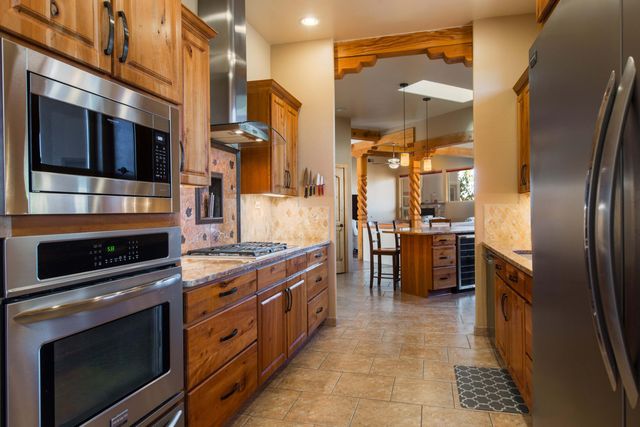 4 Meadows Place, Placitas, NM 87043