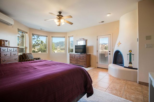 4 Meadows Place, Placitas, NM 87043