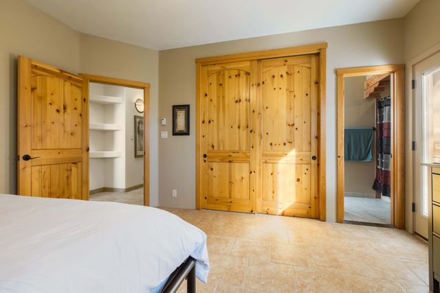 4 Meadows Place, Placitas, NM 87043