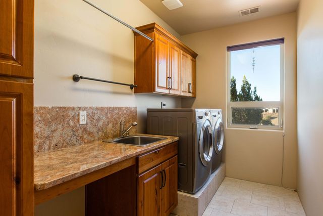 4 Meadows Place, Placitas, NM 87043