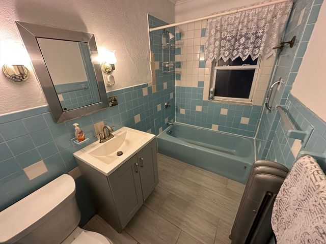 158 Hillside Road 1, Watertown, MA 02472