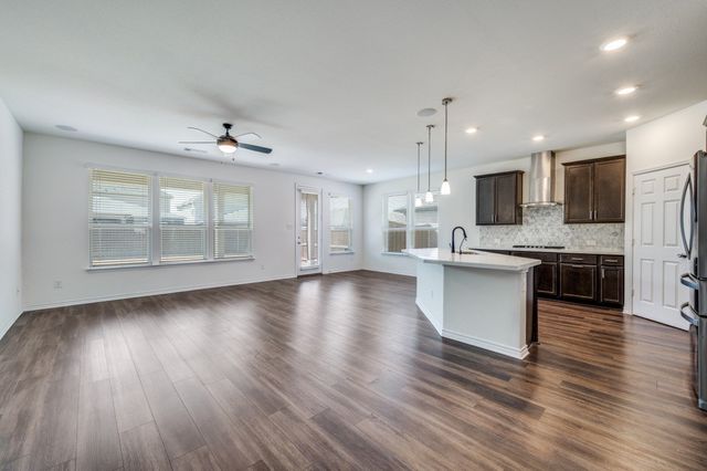 916 Waggoner Drive, Aubrey, TX 76227