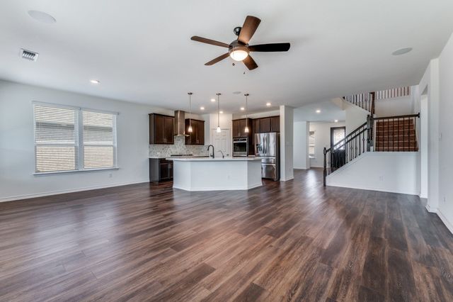 916 Waggoner Drive, Aubrey, TX 76227