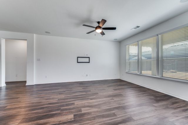 916 Waggoner Drive, Aubrey, TX 76227