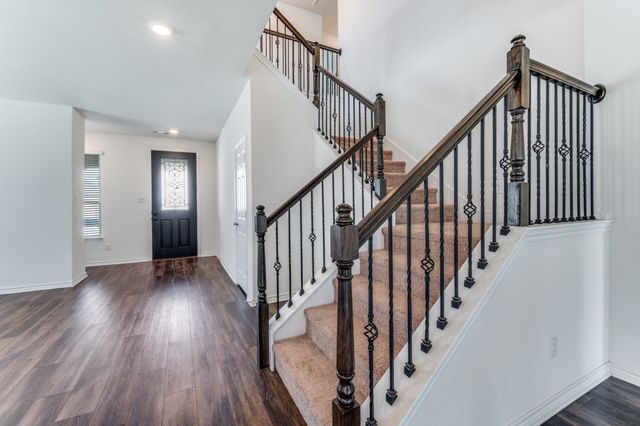 916 Waggoner Drive, Aubrey, TX 76227