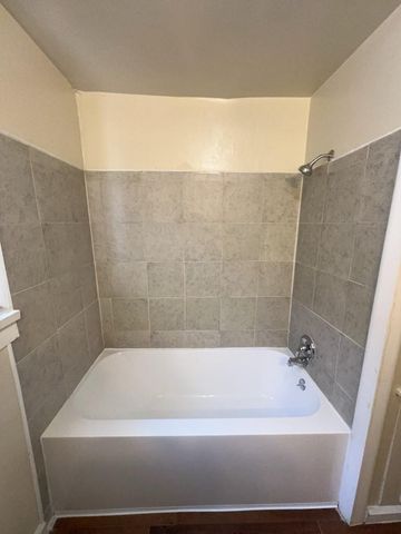 1552 Lombardy Street 2, Houston, TX 77023