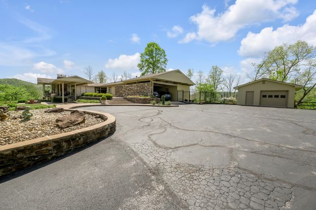 150 Pine Hill Drive, Morehead, KY 40351