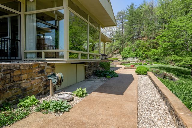 150 Pine Hill Drive, Morehead, KY 40351