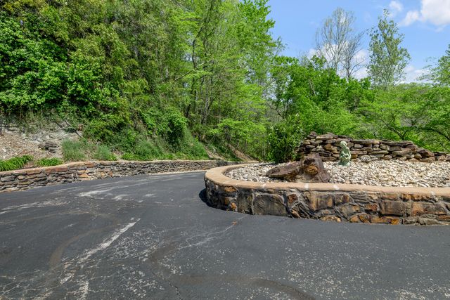 150 Pine Hill Drive, Morehead, KY 40351